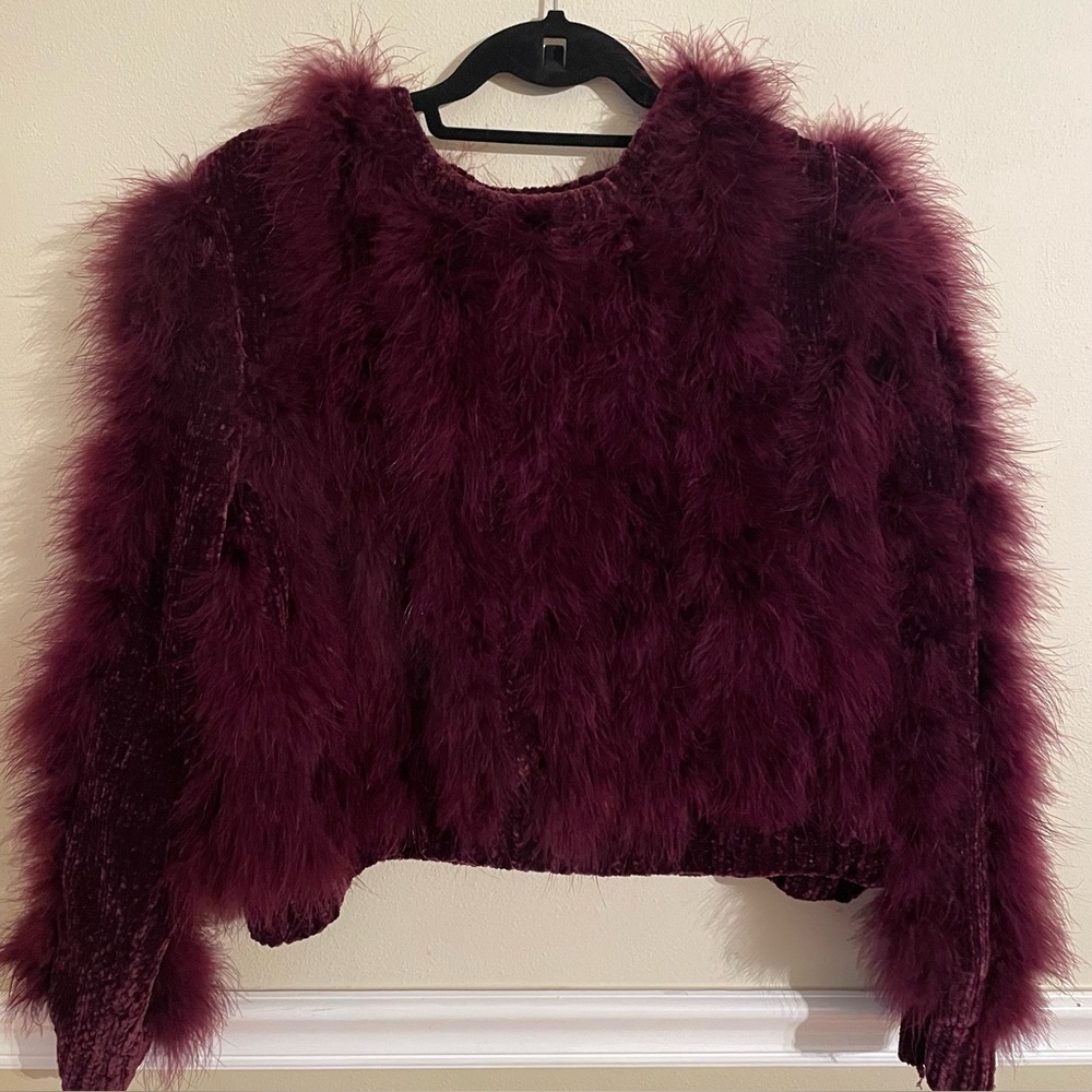 Topshop women’s sweater velour with soft feathers attached. size 10